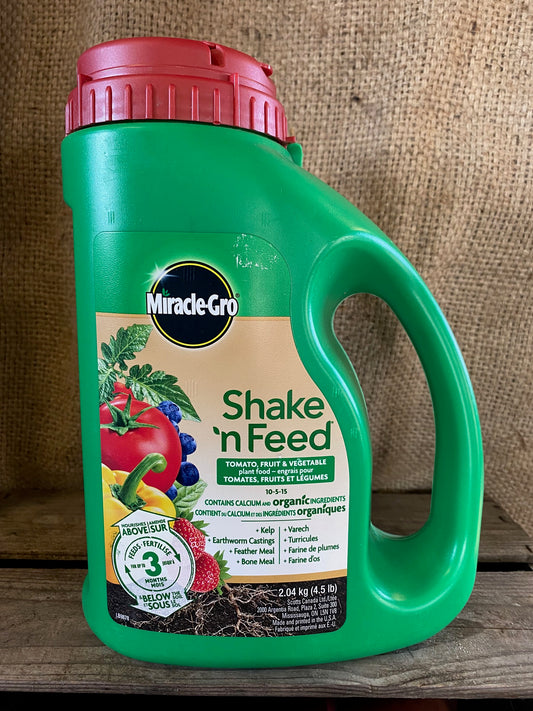 Miracle-Gro Shake N Feed Engrais pour fruits et légumes 10-5-15